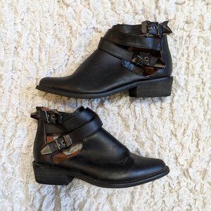 Shoe Republic LA Black Buckle Bootie 5 1/2